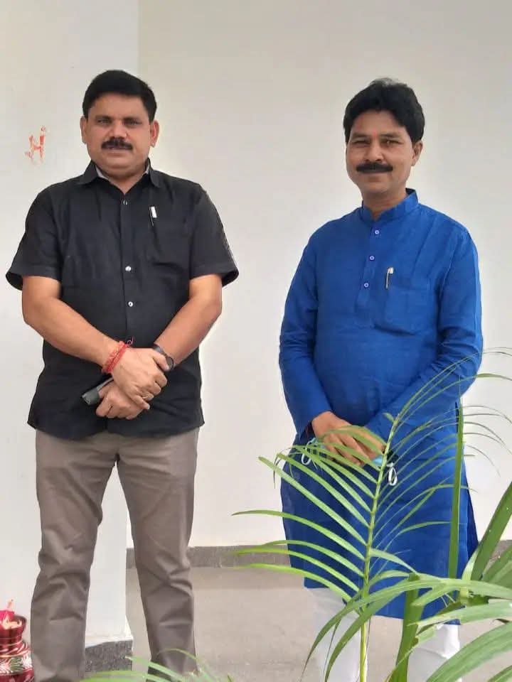 kpdevilalBjp's tweet photo. भारत सरकार के कोयला एवं खनन राज्य मंत्री श्री @satishdubeyy जी को जन्मदिन कि बहुत बहुत बधाई एवं शुभकामनाएं ।।

महादेव की कृपा सदैव आपके साथ बनी रहें ।। https://t.co/36EnWFuZ0m