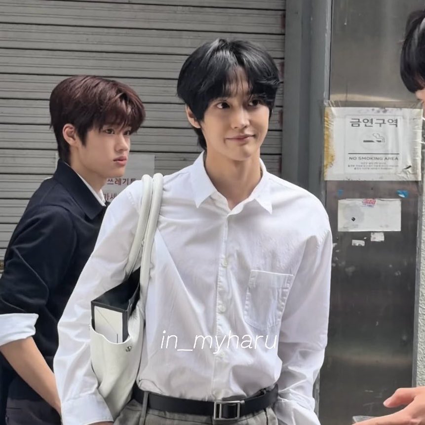 못된고양이는                          난 착한 고양이인데..
본 매장에서                            그럼 착한 고양이는
계산합니다.                            어디서 계산해요?