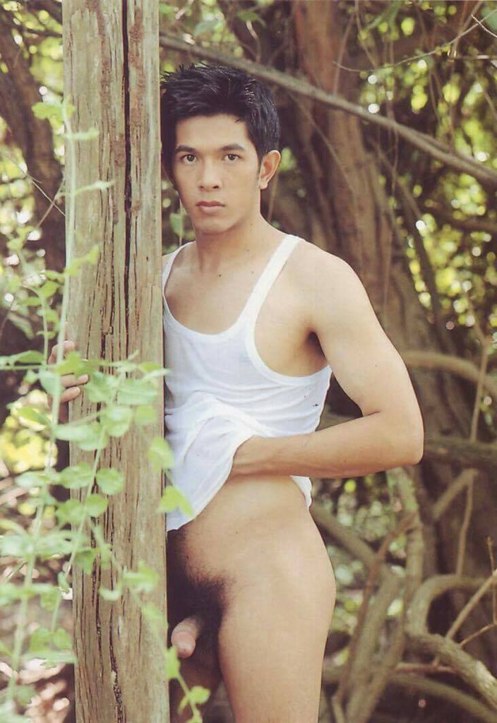 thanakonpea18's tweet photo. ธนภัทร เทียนทอง พระเอกละครพื้นบ้านช่อง 7
   ใครจะคิดว่าดาราสมัยนั้นจะถ่ายแบบเห็นหมดจรด https://t.co/CRd2TputiH