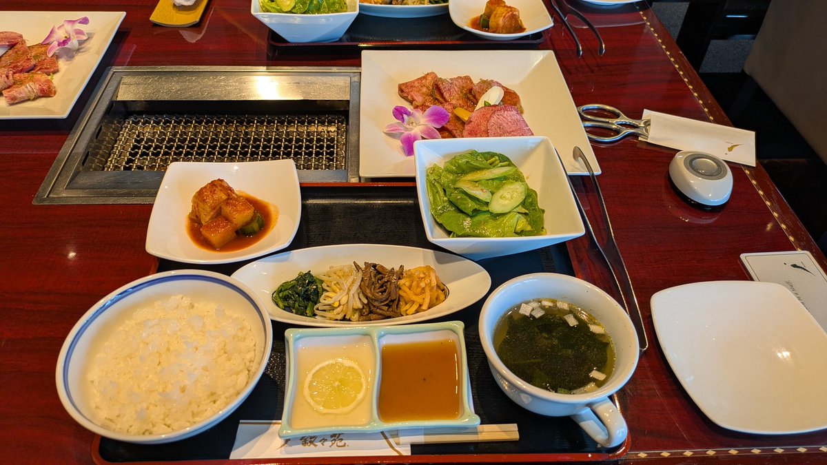 shindoler's tweet photo. お昼ごはんは
叙々苑でランチ🍚
美味しく頂きます🙇 https://t.co/iC5YNEQ05I
