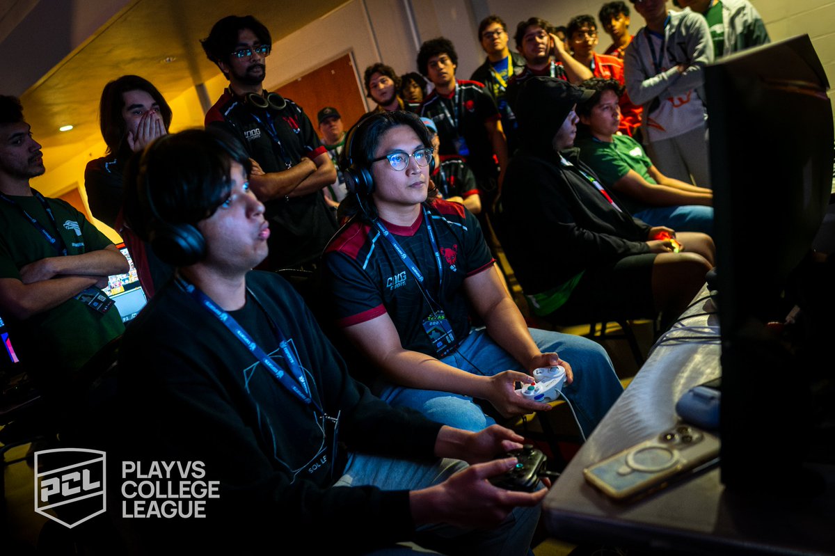 playvs_college's tweet photo. Day 1 of #PCLChamps is a wrap! Doors open at 8:30AM and we'll be back on stream at 10:00AM with CS2. Goodnight 💤

📸 @EllieJellieeee https://t.co/j6hqdLlAgI