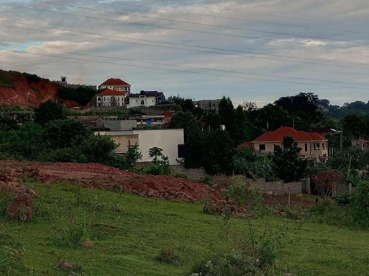 shukranproperty's tweet photo. HILL VIEW PLOT FOR SALE ON ENTEBBE ROAD 

#KITENDE KITOVU HILL

100ft BY 100ft  Land

BEAUTIFUL VIEW..

SELLING PRICE 👍#105M UGX

PRIVATE MAILO LAND TITLE

0706592177 https://t.co/jpqPNEY2gf