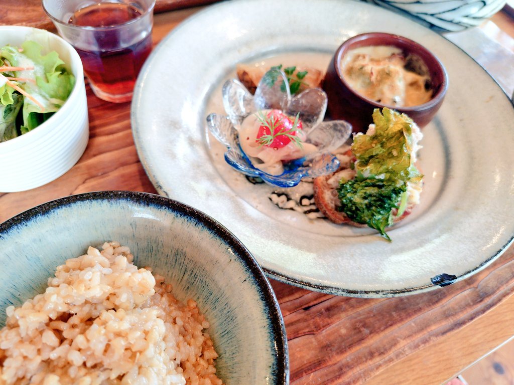 MBDT_can's tweet photo. 久々のアルバーロのごはん！！
隣に若いママさん達が子連れでキャッキャしながらランチしてるの見て心の中で青い人＆��い人に助けを求めたよね(黄人さんには見捨てられました悲しい) https://t.co/eXcRk2Rx2u