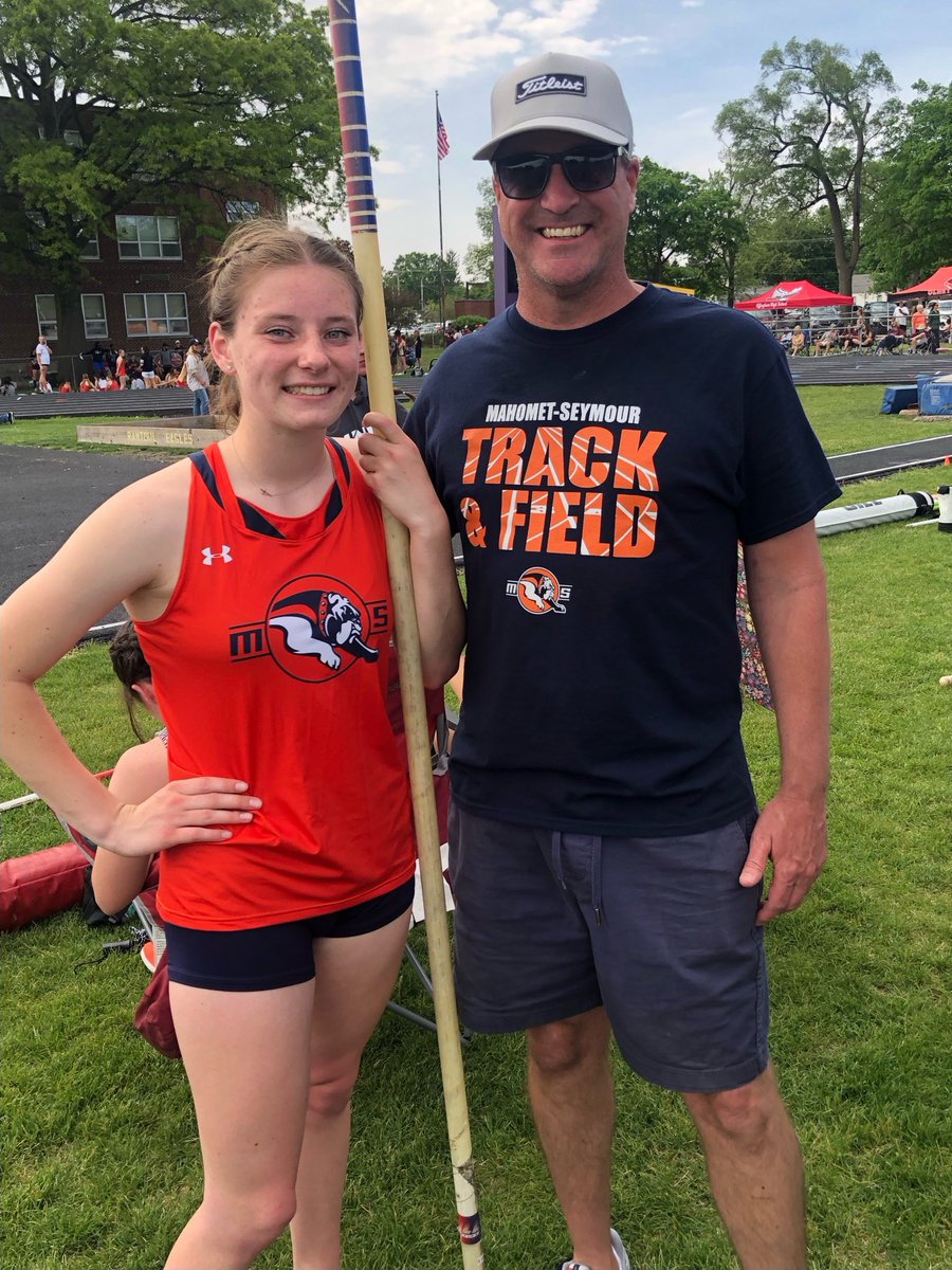 MSPoleVault's tweet photo. Kelsie Fuoss qualified for the IHSA 2A State as a Sophomore in 2023. She placed 3rd at the 2024 IHSA 2A State Finals. Kelsie is currently pole vaulting at Millikin under Coach @cdwhitehouse (Picture: Rantoul Sectional May 2023) #MSPoleVault https://t.co/Vrlg0xObVr