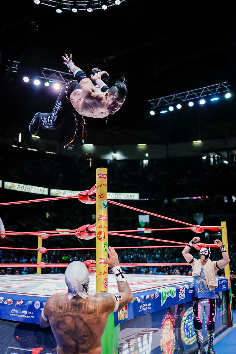 Lucha Libre CMLL tweet media
