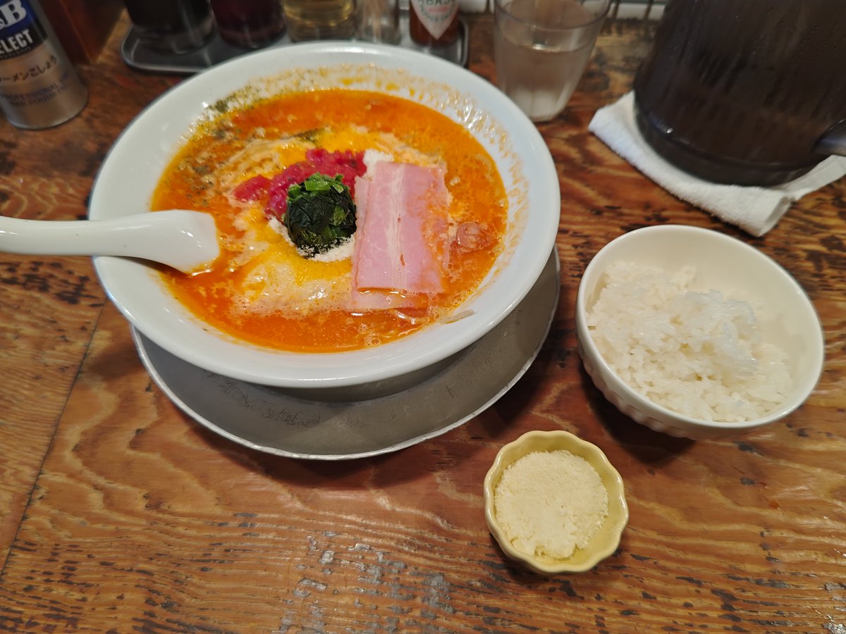 rogueofdarkness's tweet photo. 久しぶりにジャンジャン軒のWチーズとまとラーメン、リゾットセットを🍜 https://t.co/ySgmFT28cV