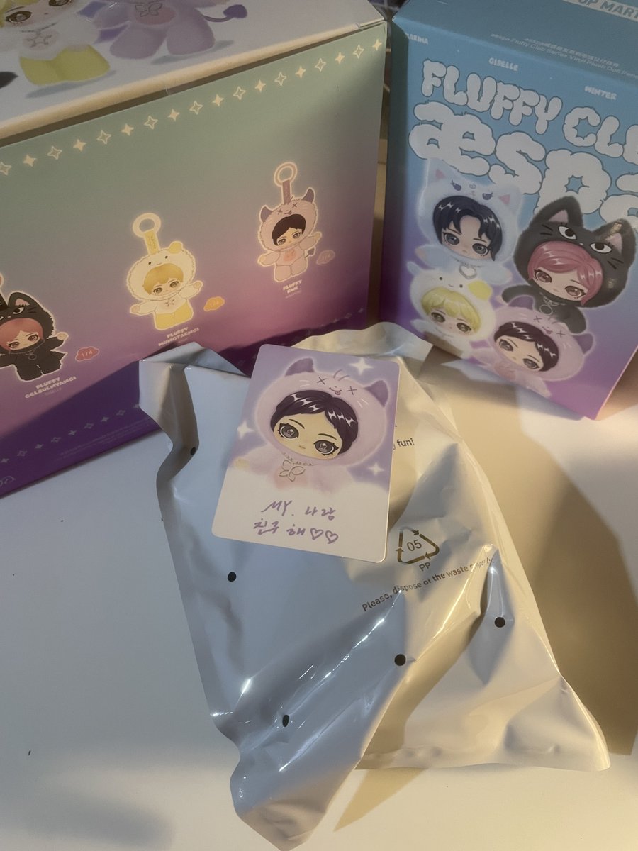 pinksunss's tweet photo. wts lfb ph  
Aespa x Popmart Fluffy Club (Ningning Fluffy Rwe) 
- ₱1150 
- new, sealed  foil 
- box included   
-  rfs  dupe

loc.  makati   dm  to  claim https://t.co/QWP8eQnovu