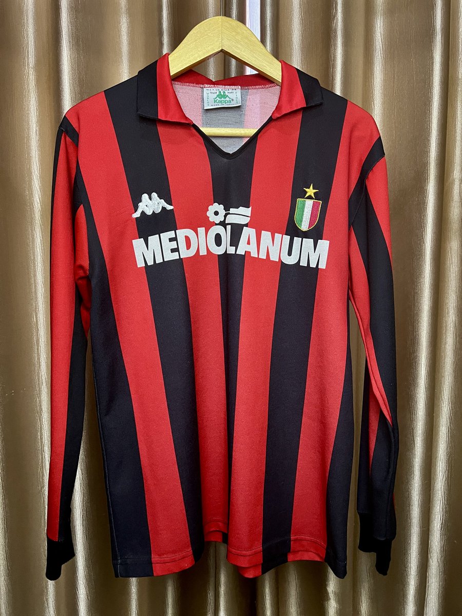 exoticfbkit's tweet photo. #jersey4sale izin tag min @Jerseyforum

1. AC Milan 88/89 PI LS M IDR 5.800k
2. PSG 95/96 M IDR 2.750k
3. Palmeiras 92/93 L IDR 1.800k
4. AC Milan 93/94 PI LS L IDR 3.900k.

Koleksi lain, detail dan nego via WA 0813 2519 4522. https://t.co/Chd3KcA6bs