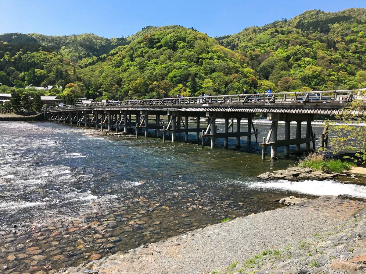 tofushimark's tweet photo. Places in Japan that feel unreal 🇯🇵

This place feels like another world.

Arashiyama in Kyoto — peaceful bamboo forests, quiet river views, and mountains that change with every season.

It’s the kind of place that makes time slow down.

Even a short walk here feels unforgettable.

Would this be on your Japan bucket list?