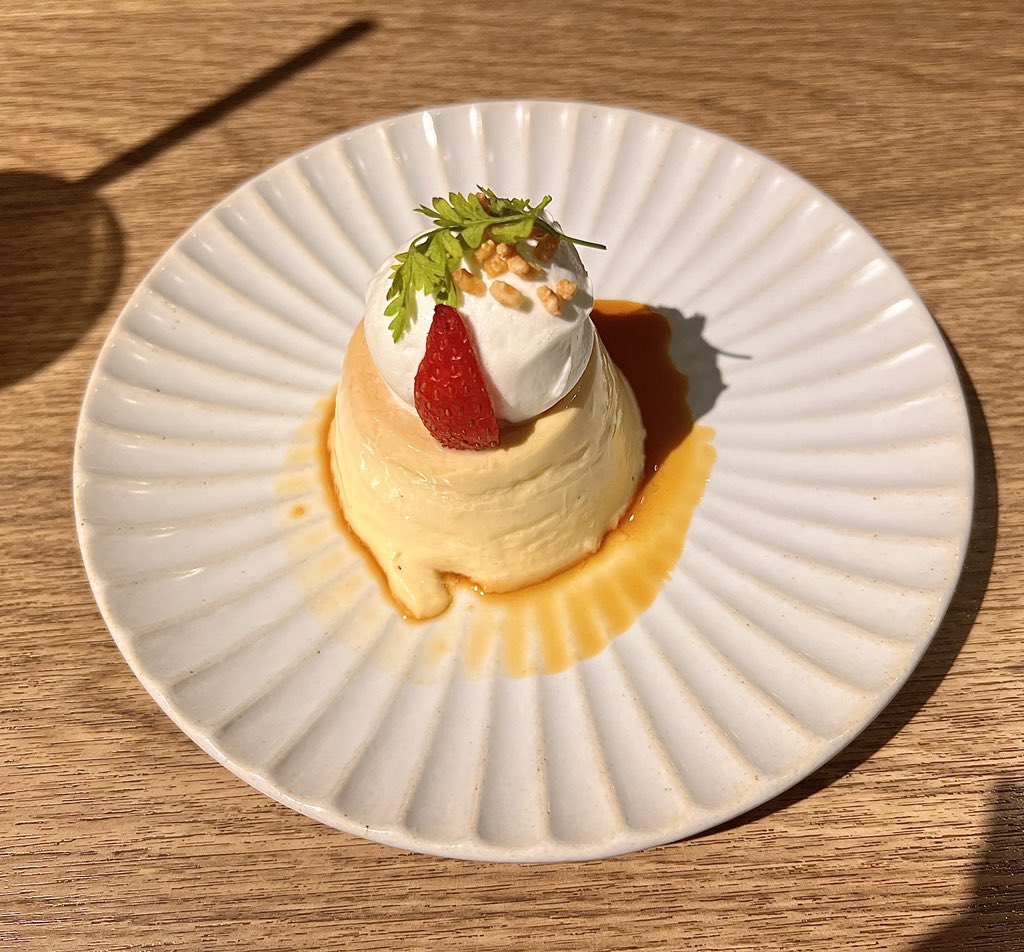 昨日は家族の誕生日のお祝いで、和風の洋食を食べに行きました！

メインはカメラに先に食べさせるの忘れたので写真なしです😖