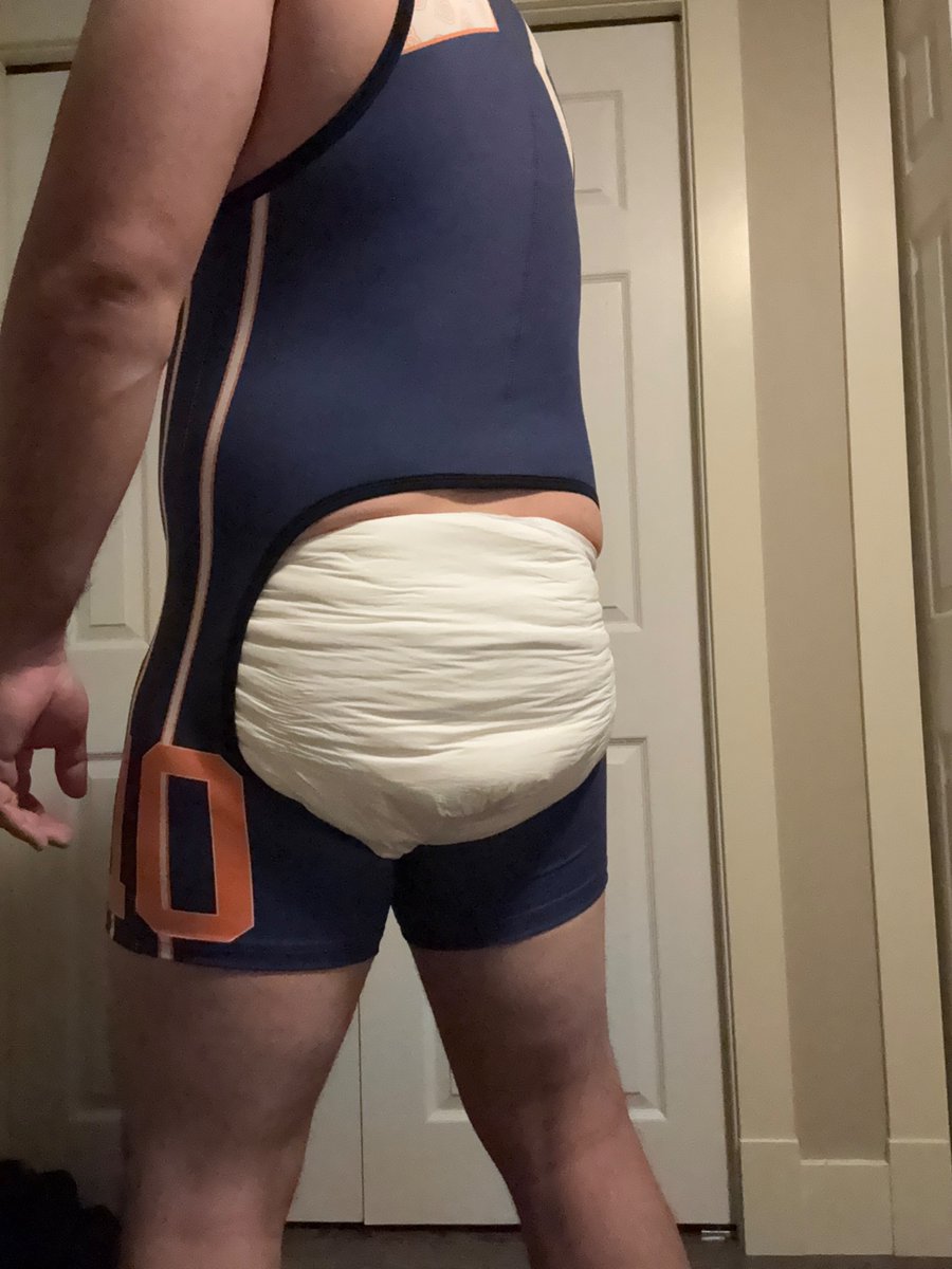 jedh2020's tweet photo. Coach said that pup had to be extra protected during big diaper Friday
#bdf #abdl #gaypup https://t.co/byb8dqb2zS