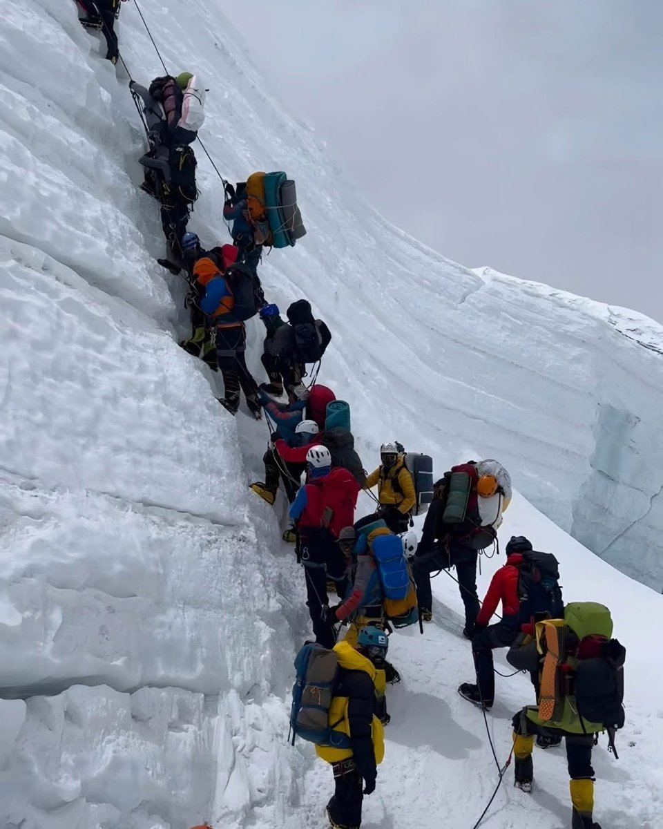 RONBupdates's tweet image. Wow... Nepal has collected 1.01+ Arba as royalty from Mt. Everest climbers in this spring season which is highest record so far. ❤️🇳🇵 #News 

Source. Himal Gautam, Paryatan Vibhag