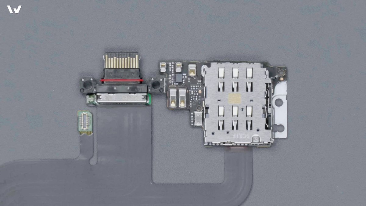 TechHome100's tweet image. Hinge
#Huawei #HuaweiPuraXMax 
10/12🧵