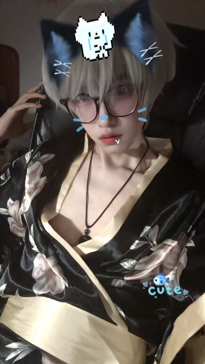 忧郁白袜男娘 tweet media