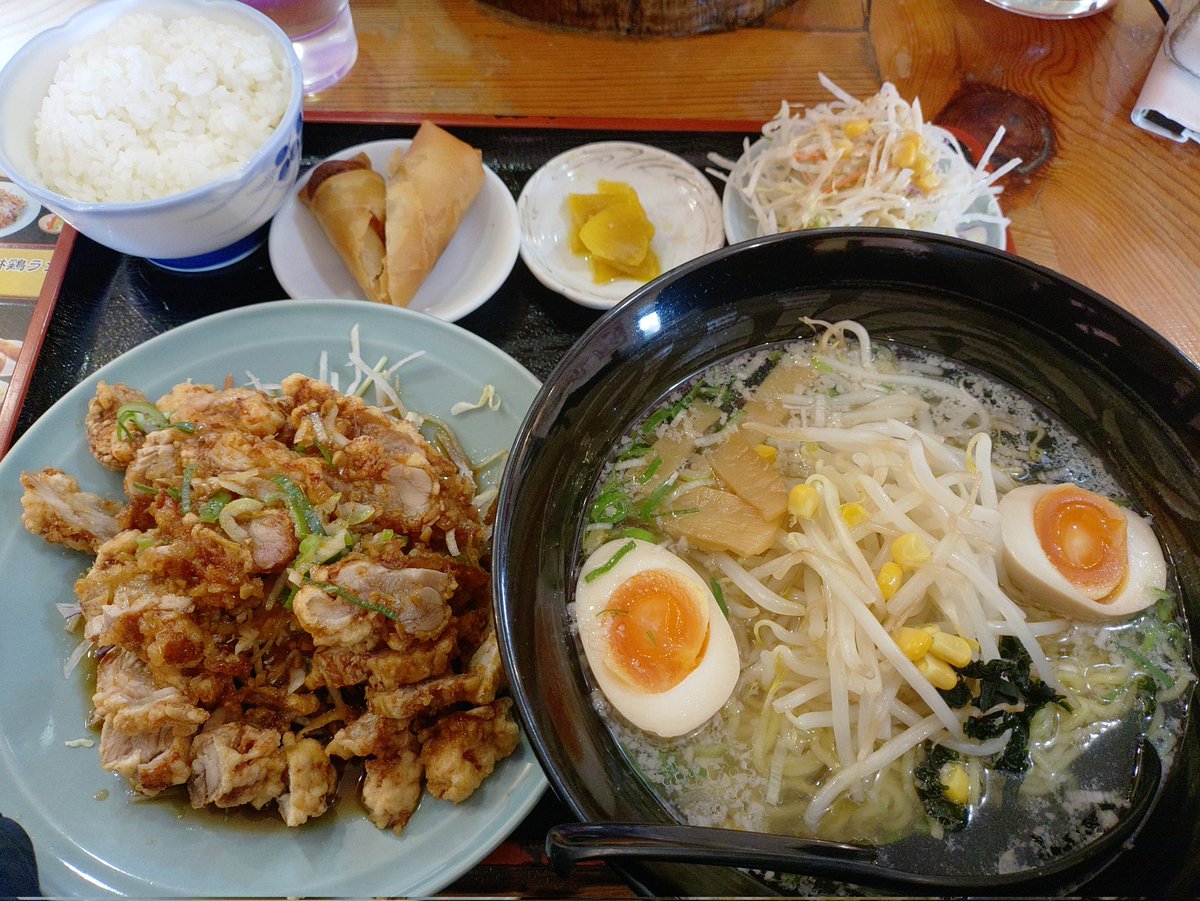 今日のランチは…

油淋鶏ランチ＋塩ラーメン1026円😋😋😋

#東御市
#香福園