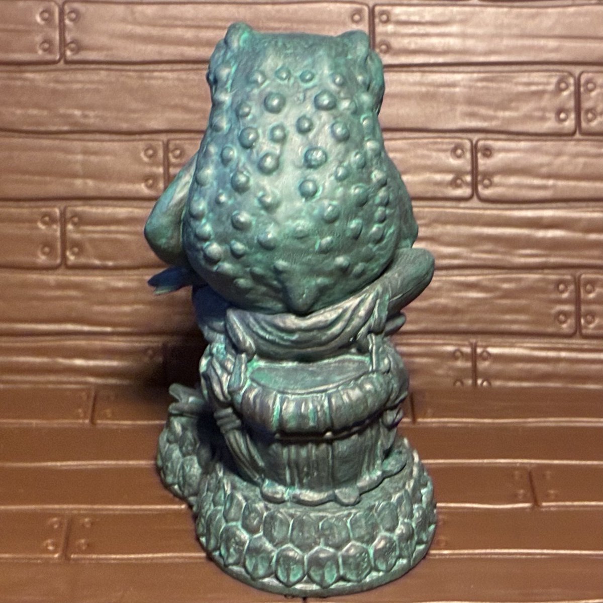 ART IN GASHAPONカエルの弥勒菩薩像と阿修羅像「カエルの弥勒菩薩像