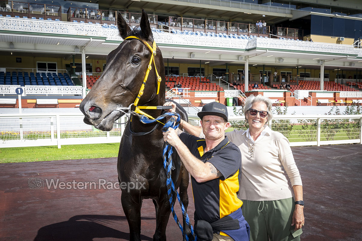 Western Racepix tweet media