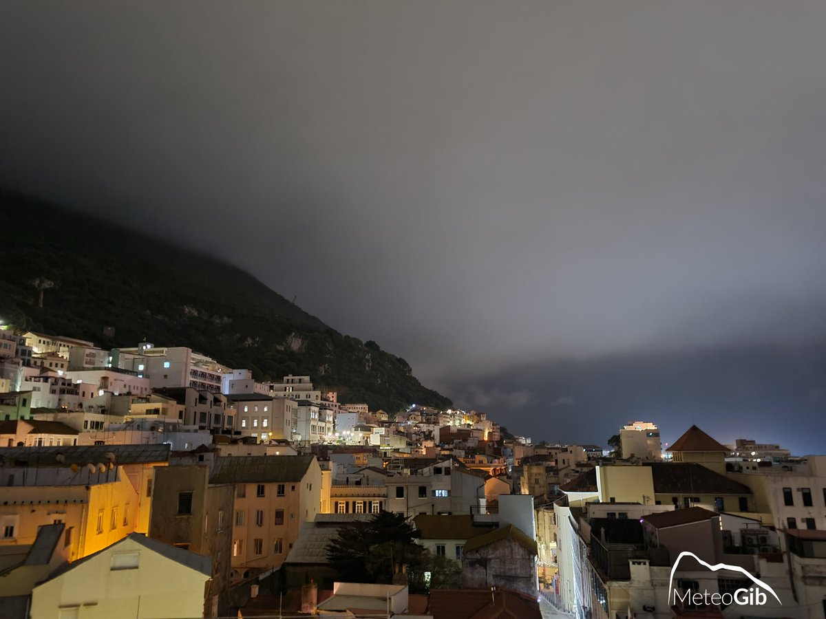 MeteoGib_'s tweet image. #Gibraltar - 6am, 02/05 - a quick spin around and, while further high cloud lingered overnight, a moist and breezier Easterly flow set in bringing increasing low cloud too, but staying mainly dry - the temperature currently a warm 18C with humidity at 88%. #Levante