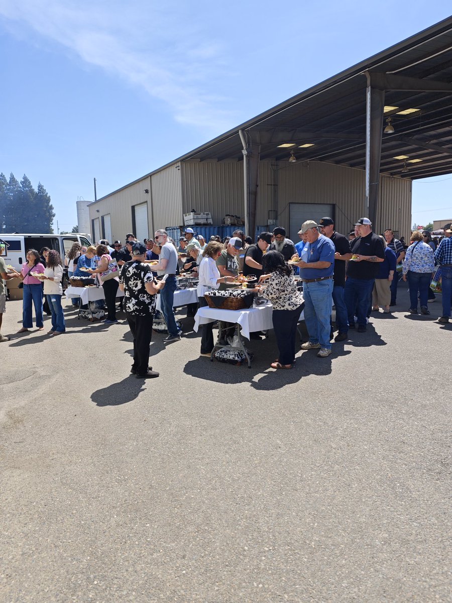 roigborrell's tweet photo. Thank you to Duarte Nursery for a wonderful Friends Day.

It was a privilege for @BORRELL_USA to be part of such a meaningful event, surrounded by great people, shared values, and a deep commitment to #California agriculture.

Days like this remind us why this industry is so special.