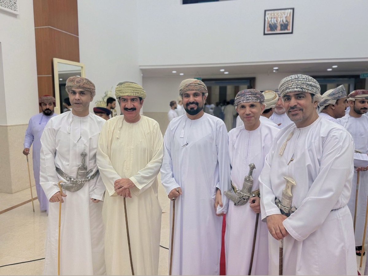 بعض الأصدقاء لا تصفهم كلمة صداقة فقط، بل هم إخوة اختارتهم لنا الحياة فاستحقوا مكانة خاصة في القلب