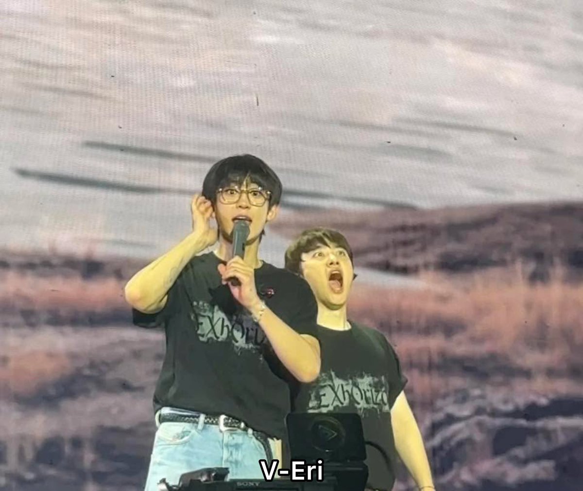 domatchavn's tweet photo. New meme 🤣🤣😭

#EXhOrizon_in_HCMC  #DOHKYUNGSOO #KYUNGSOO #디오 #DO(D.O.) #ドギョンス #都敬秀 #도경수 https://t.co/67Upf13G6O