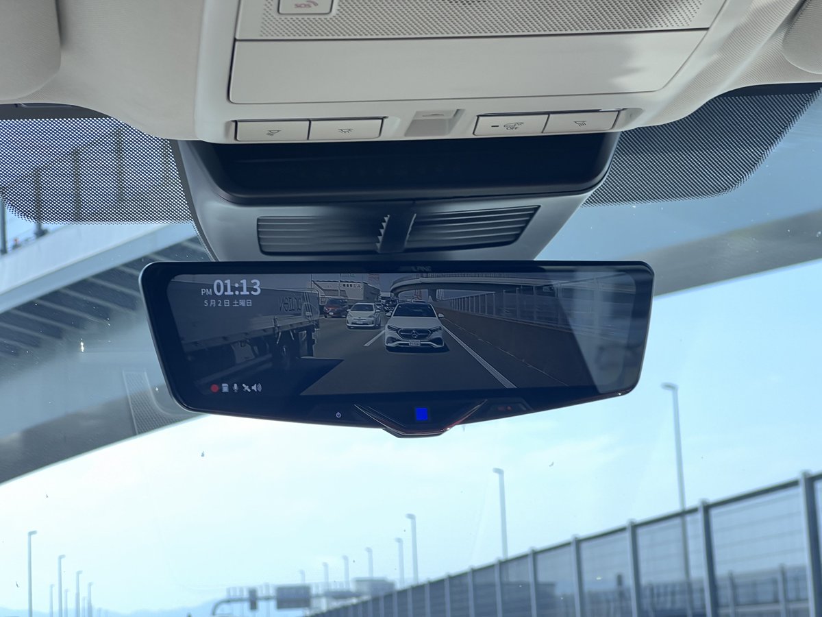 CX_60EXMODE's tweet photo. デジタルだから、どこからみても後ろの状況がよく見えます。
難点は、広角カメラにより小さく見えるので、高速で後続車が迫ってくる事に気付きにくい。
#cx60 #ALPINE https://t.co/BnhhHTAd7g