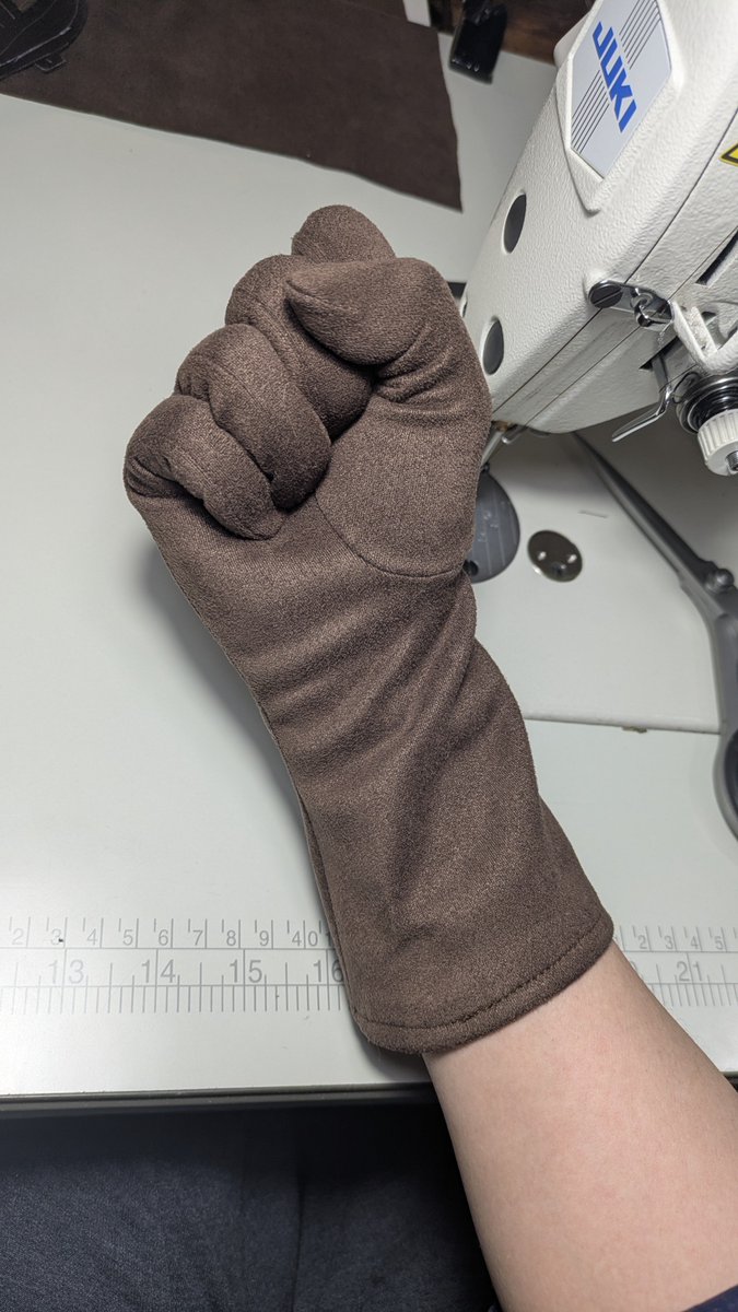 machtwotoaster's tweet photo. glove https://t.co/ksLPQlzQeT