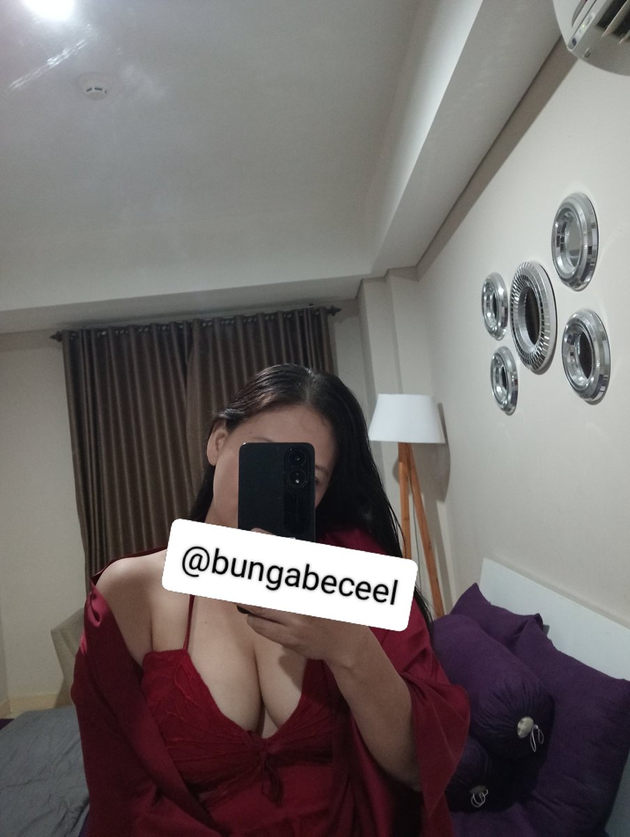 Mrsflowrs tweet media