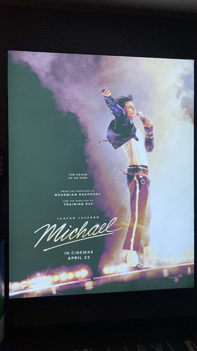 Rmmmlll1's tweet photo. فلم الأيقوني.. Michael Jackson https://t.co/y8c8qytcgH