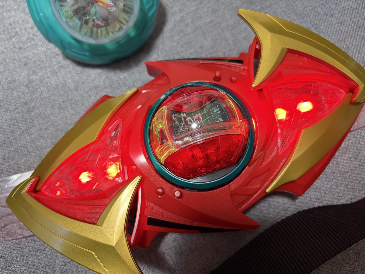 エクスドリームドライバーとインパクトカプセム流石に似合うな 