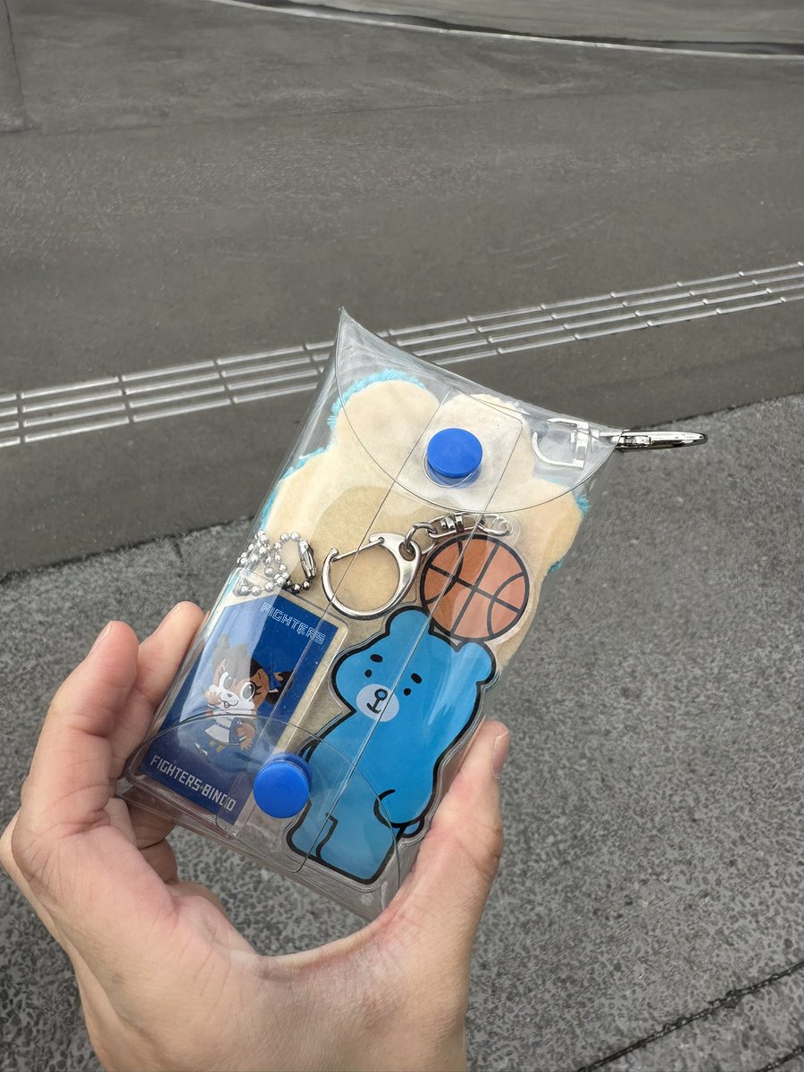 コカコーラゲートの外に落ちてました
スタッフさんに渡したので届きますように！