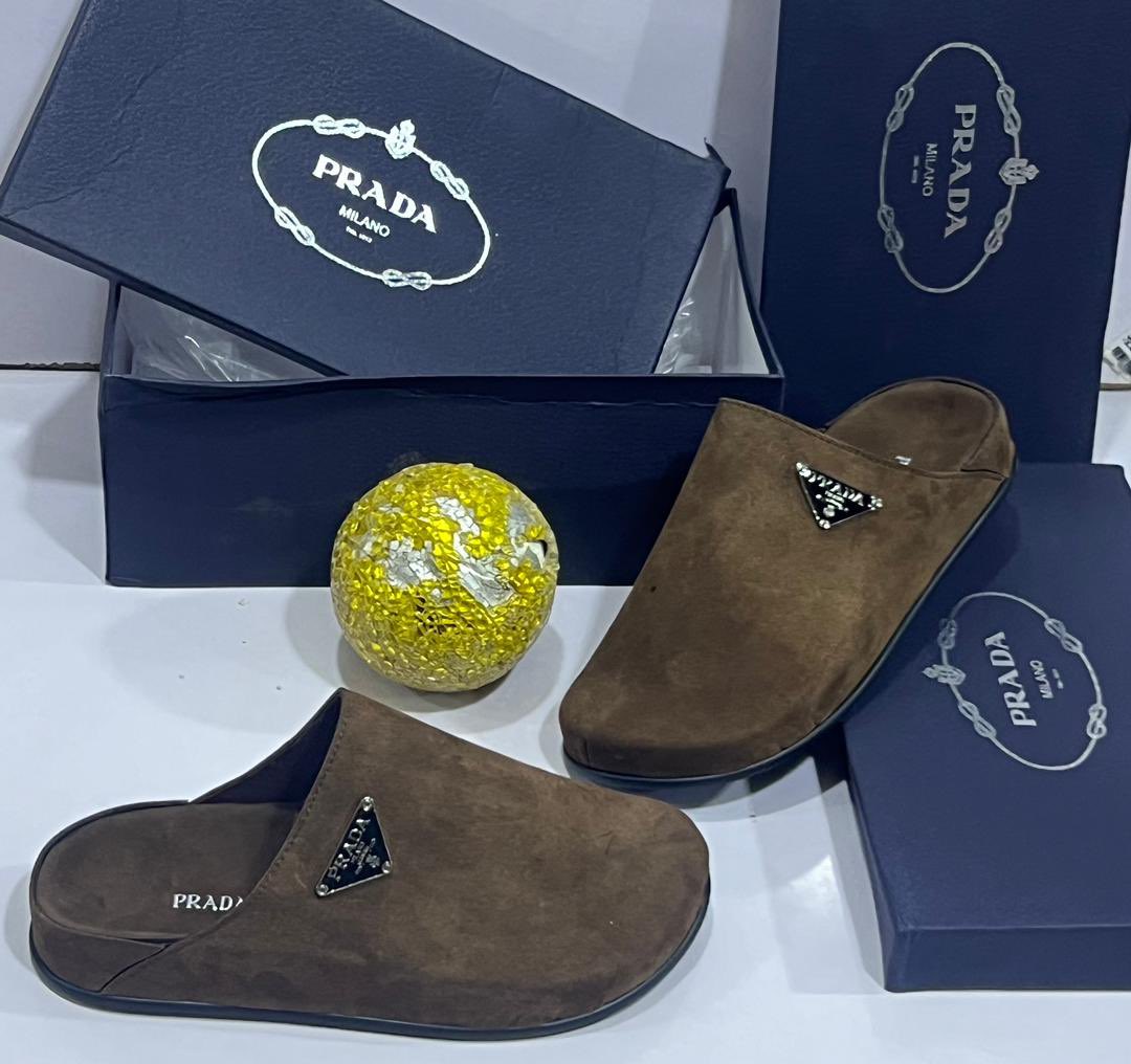 Feet2FitNG's tweet photo. New INN‼️‼️
PRADA Soft Suede Slip-on Mule
🏷️#55K
Order now: https://t.co/uJt3ocggKL https://t.co/DWSlSm87PZ