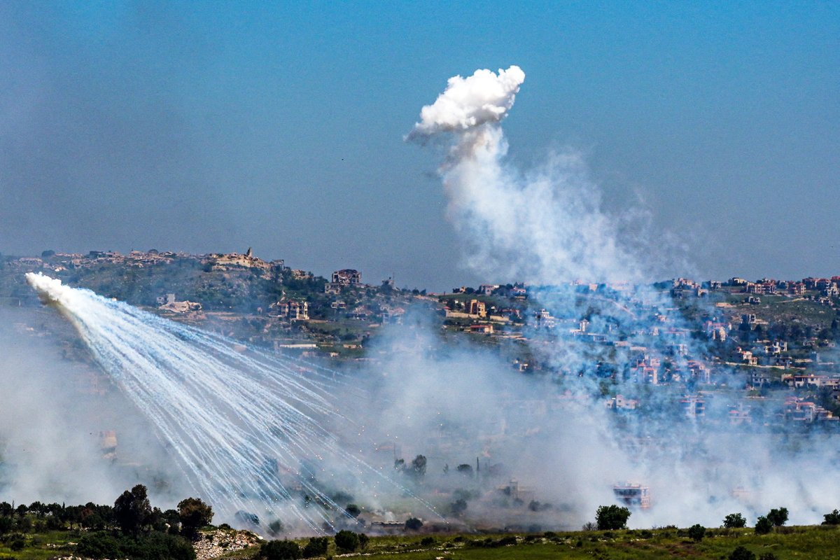 arabnews's tweet image. #SPOTLIGHT: Israeli operations have scorched southern #Lebanon’s farmland, with officials warning of lasting environmental damage  arab.news/g3v78