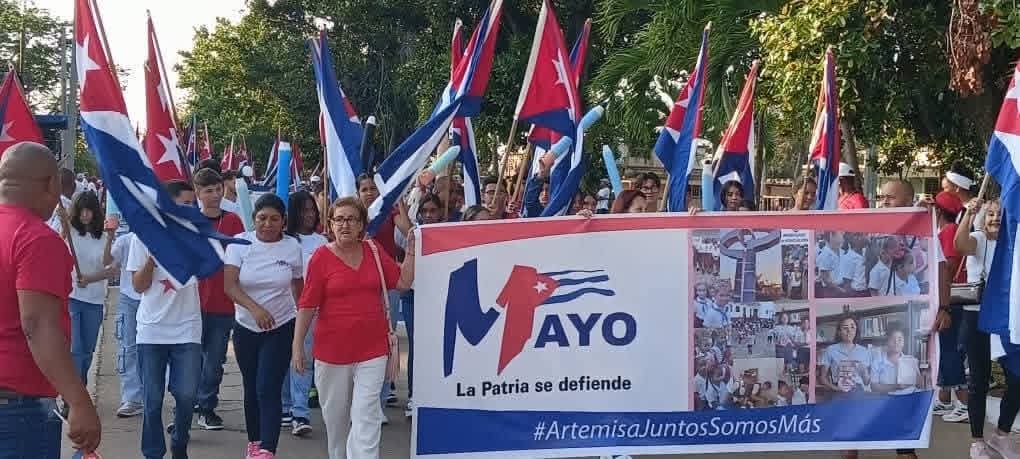 Este #1Mayo, nuevamente los educadores artemiseños junto al pueblo protagonizamos otra jornada que reafirma que  #ArtemisaJuntosSomosMás <a href="/LenVegaDiaz1/">Líen Vega Diaz</a>