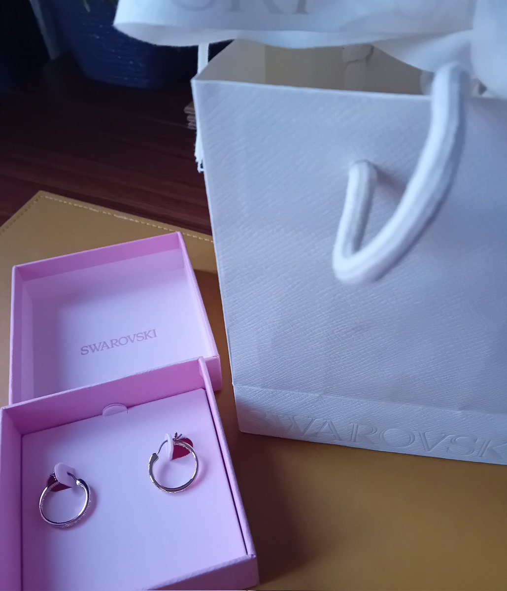 angelacowpe's tweet image. #style beautiful present 🎁