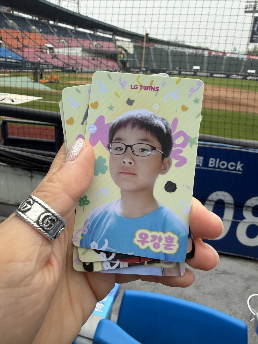 프레임 tweet media
