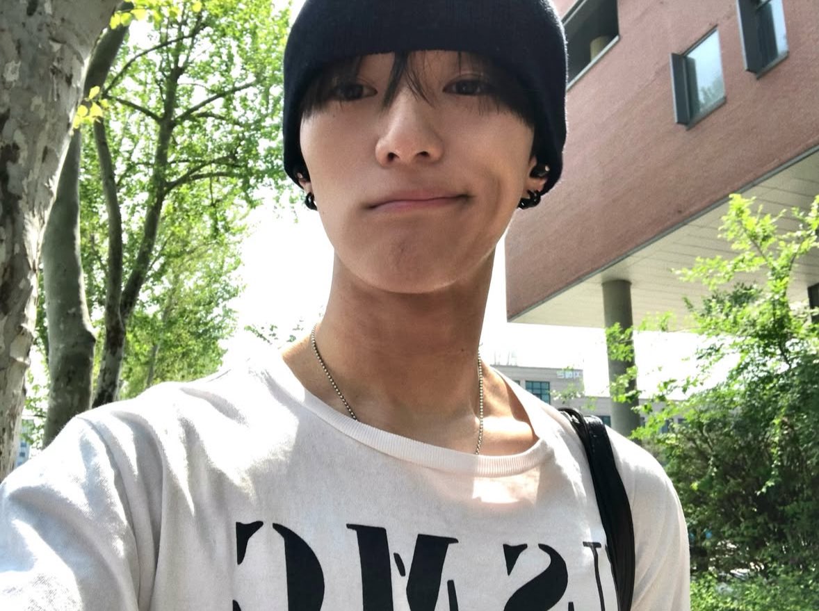 junseok pics tweet media