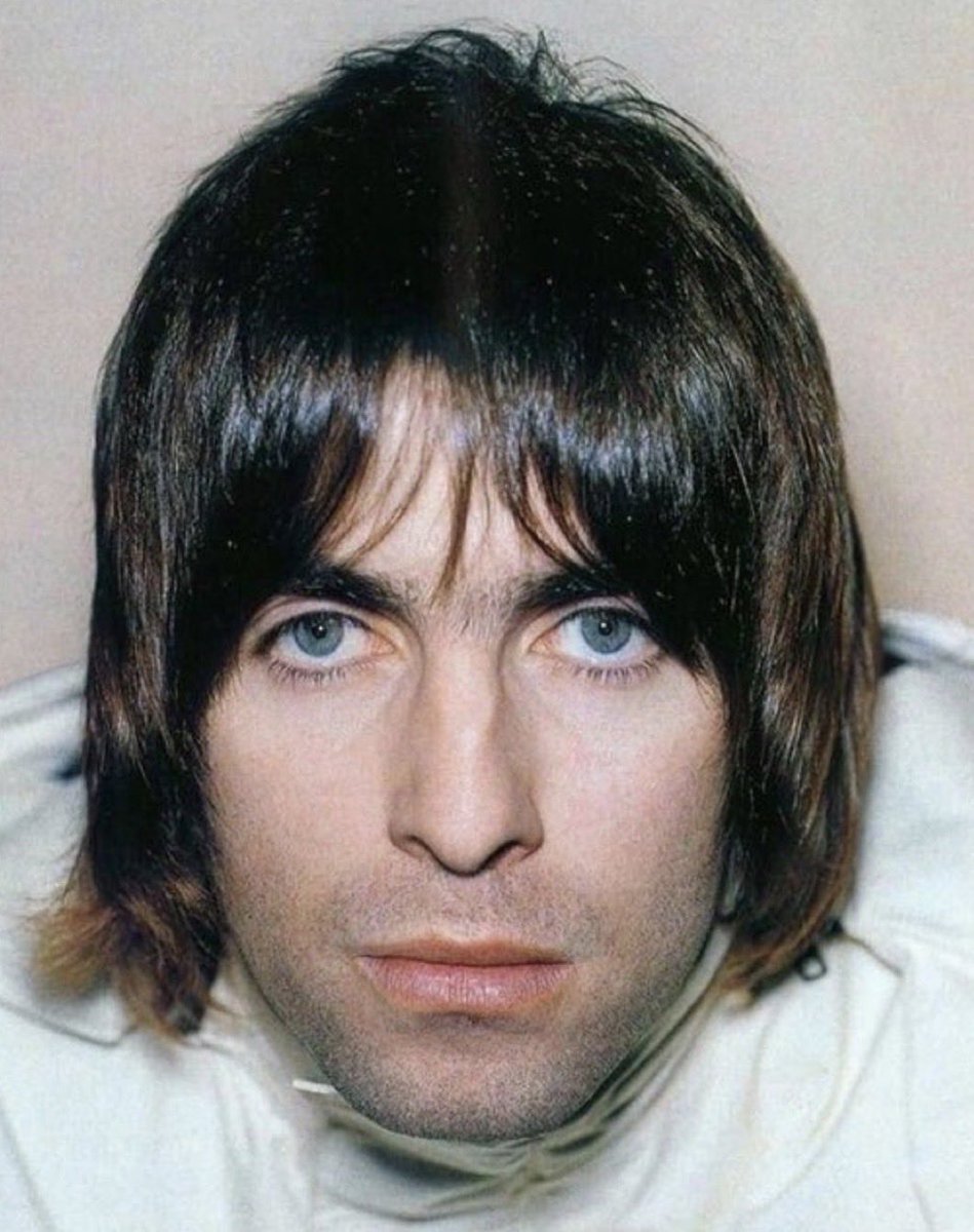 _juNElight's tweet image. looking at these eyes, I'm starting to think there might be something to this whole story about fainting after all
#liamgallagher