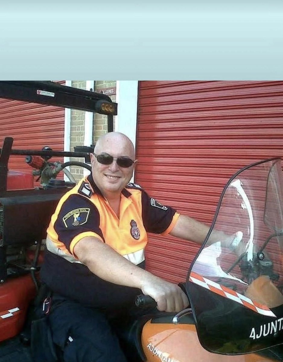 protecivilvlc's tweet photo. La AVPCV informa del fallecimiento de nuestro compañero José Edo, Jefe de Unidad de esta Agrupación. Durante 42 años ha realizado miles de horas en cientos de servicios dedicados a su ciudad y sus ciudadanos, ejemplo del voluntariado de Protección Civil. #DEP #alteucostat https://t.co/dVBPOk0MEP