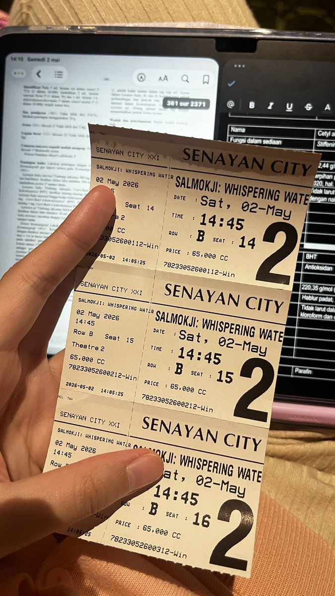 maaf ya kalo aku juga anak itb yang mau nonton aja harus ngejuprak di bioskop (YA FILMNYA MASIH LAMA MENDING NGEJUPRAK #WorkLifeBalance)