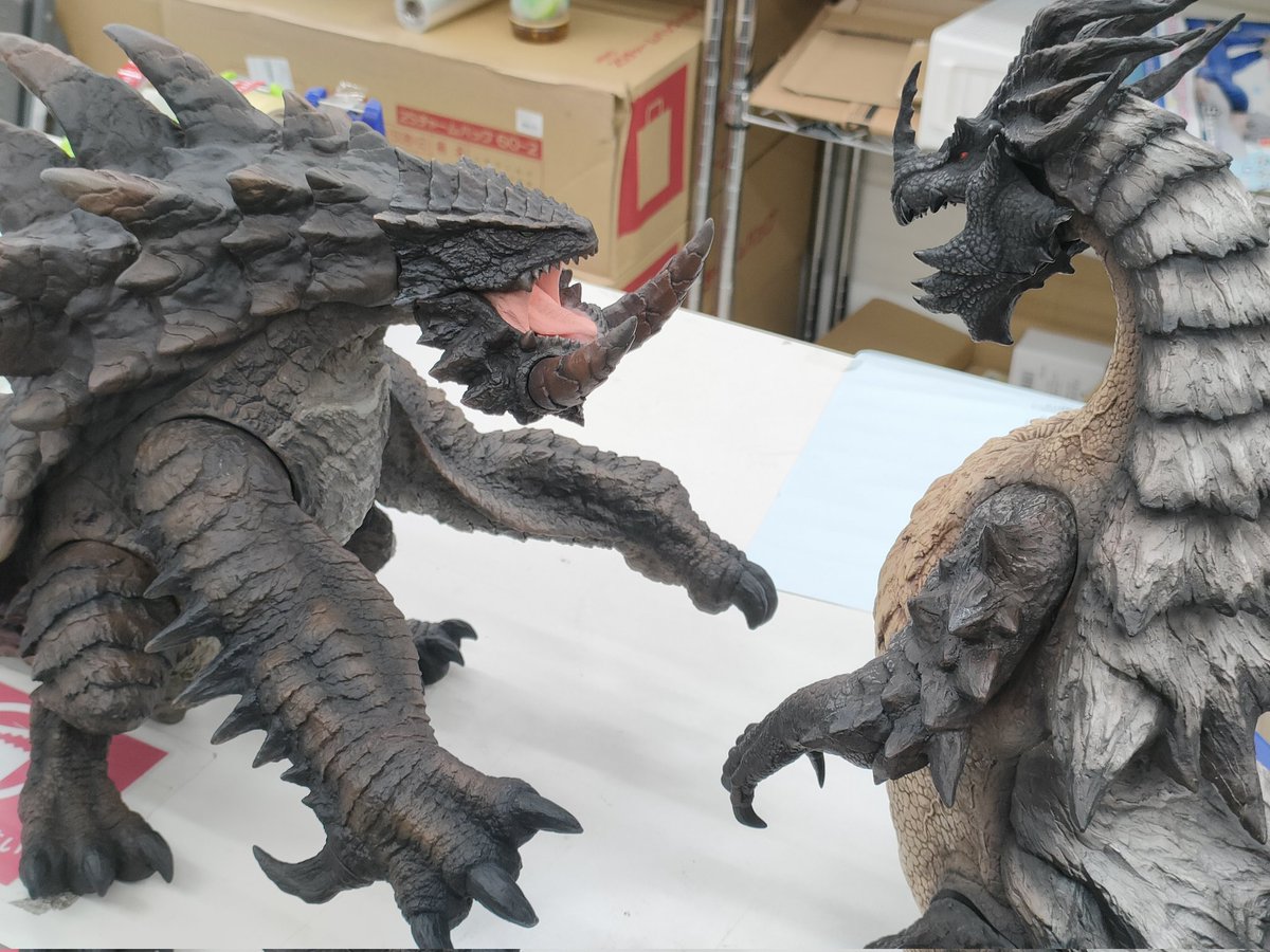 CCPラオシャンロンとアカムトルム現状品入荷致しました！
