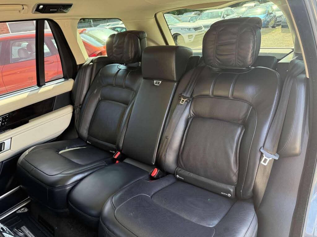 CNairobian1_'s tweet image. Tilt &amp;amp; telescopic multifunctional steering wheel◾
Multizone climate controls◾
Front &amp;amp; side mounted curtain airbags◾ 
Electronic locking differentials◾
Electric tailgate◾
Active rear locking differential ◼️
4 wheel drive◾
Traction control◾

#rangerover #autobiography #l405