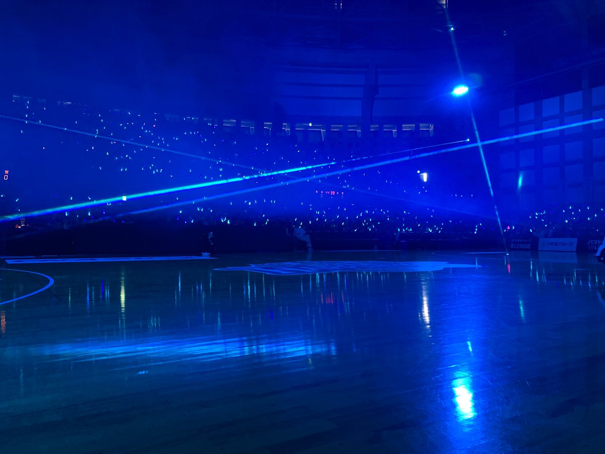 AKITA_NH's tweet photo. 🏀GAME DAY🏀
5/2（土）佐賀戦GAME1🔥
👑#エイブリック presents

秋田ブースターの皆さま
#おもてなしライト🔦🩵
ありがとうございます👹💗

#佐賀バルーナーズ のファン・ブースターの皆さま、ようこそ秋田へ🙌

#akitanh #BEAKITA https://t.co/CWLYUU90Pn