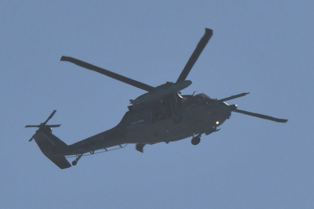 f5JnCfPdvCxfahU's tweet image. 小松遠征（4/21）
　PJ（Pararescue Jumper）
　航空救難団
自衛隊の航空機が事故に遭った際に、素早く現場に駆け付けて搭乗員を救助することが任務の PJ ですが、初めてその訓練を見ることができました
貴重な訓練を見ることができました🤗

#小松基地
#PJ
#PararescueJumper
#航空救難団