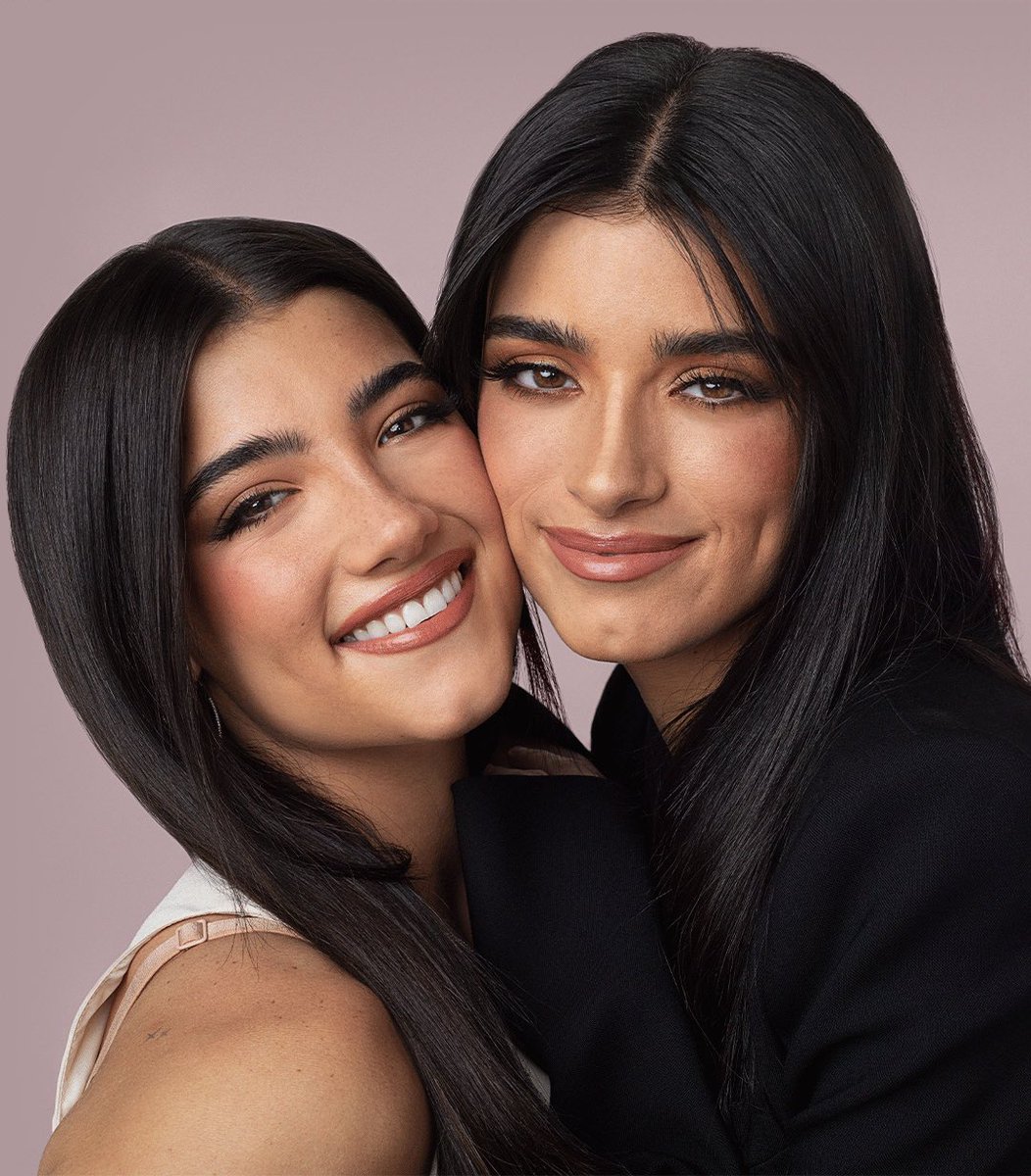 dixieeedamelio's tweet photo. happy birthday sissy 🥳🤍 @itscharliiid https://t.co/KdnfZOX9qU