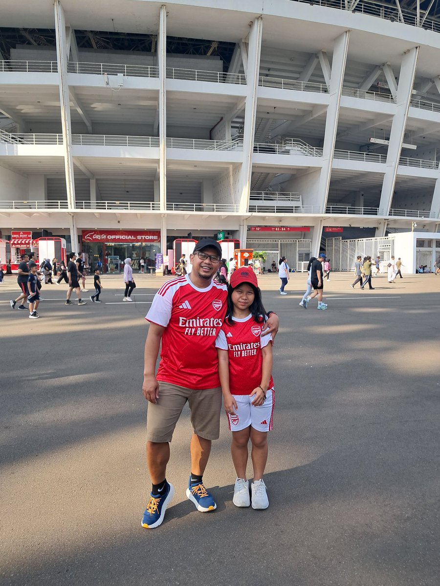 thomas_widyanto's tweet photo. With new member "Gooners". Right or wong The Gunners forever.
@Arsenal 
#arsenal #arsenalindonesia https://t.co/Yx56JzpFXS