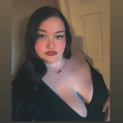 _vanessamariee_'s tweet photo. #NewProfilePic https://t.co/vWn88sc80O