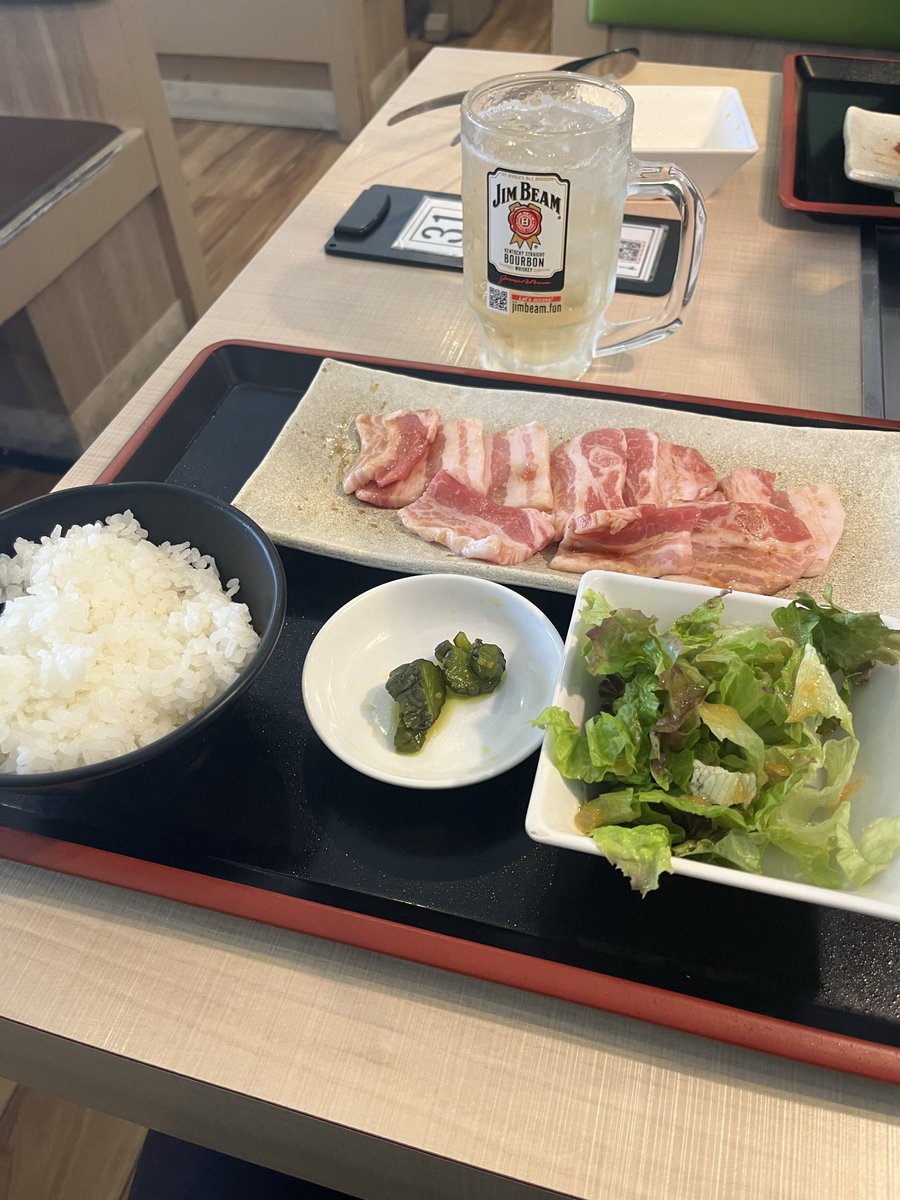 しんすけ tweet media