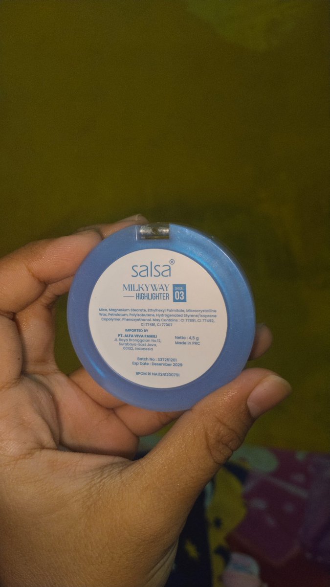 lovableforyouu's tweet image. Preloved Makeup✨

Salsa Milkyway Highlighter shade 03 — baru 1x swipe doang!!
Kondisi masih mulus, shimmer-nya cakep banget &amp;amp; nyala✨
Cocok buat daily sampe glam look 💄
Netto 4.5g
Only 15k 🫶 (boleh nego tipis yaa)
DOM Surabaya/Sidoarjo
#preloved #surabaya #sidoarjo #makeup