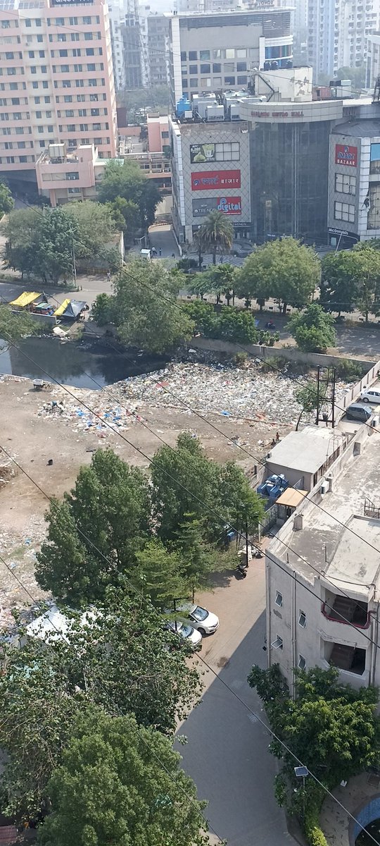 awanish67's tweet photo. @AMRUTCityGzb Drainage near Ansal plaza Sector 1 Vaishali Ghaziabad is so choked, that small kids can walk over it A man is already inside, collecting garbage, any day a mishap can happen. https://t.co/wTzxjrR4ZG